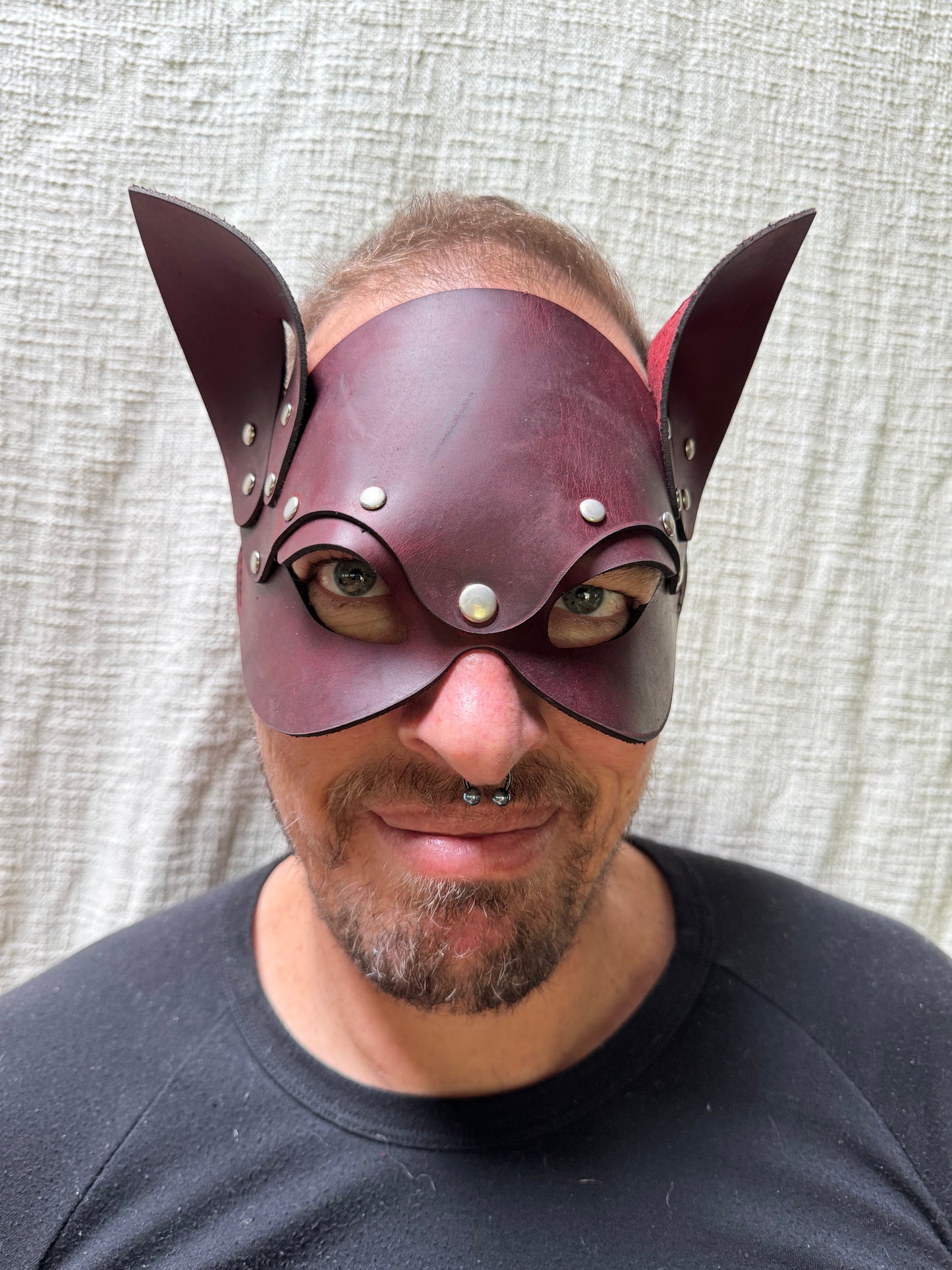 Leather cat mask. Crazy horse leather. Red