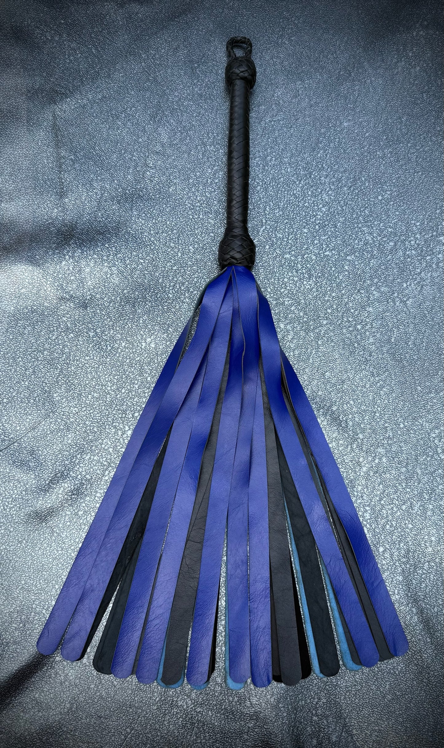Standard blue flogger