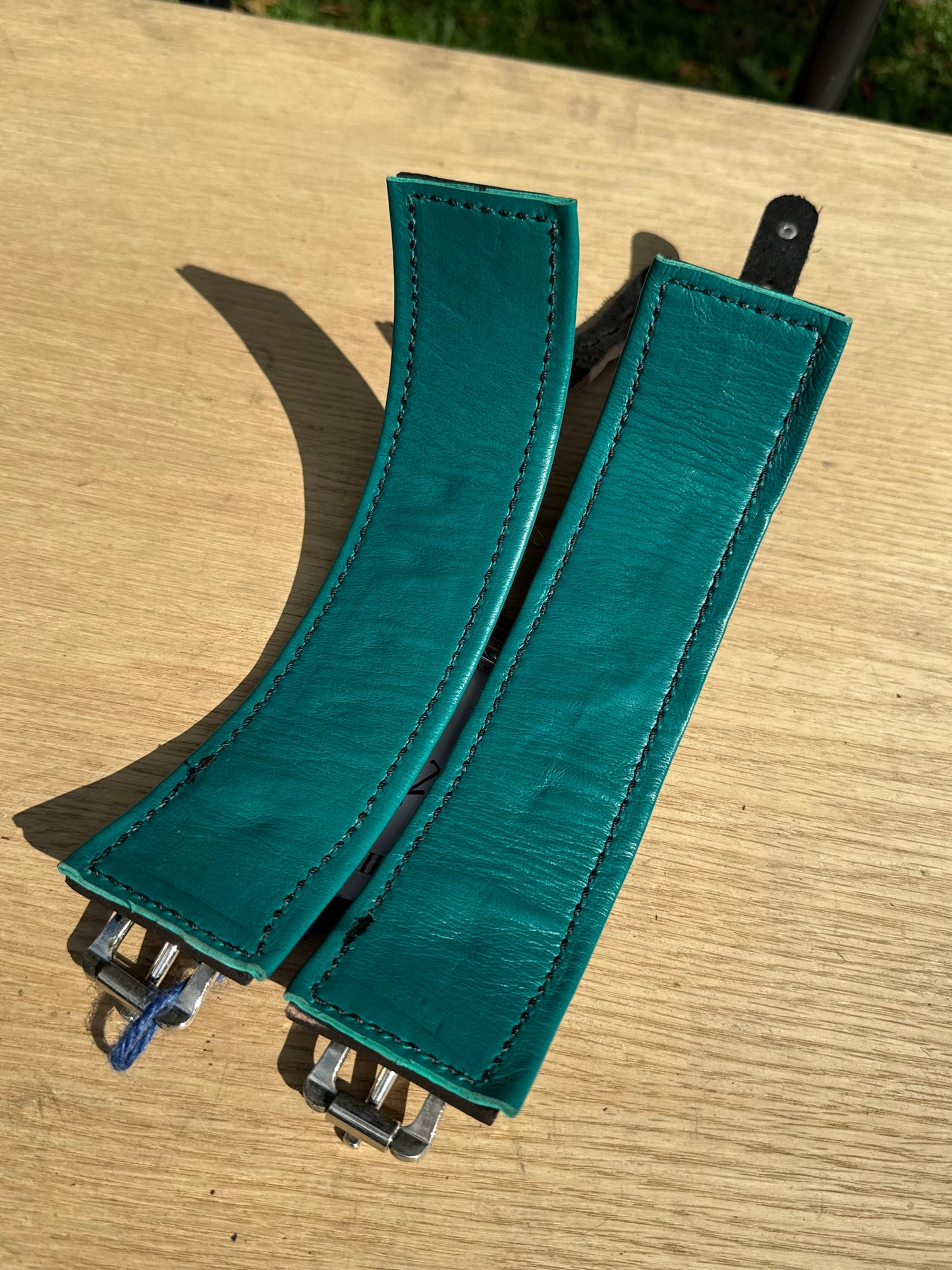 Solid single strap deep green padded kink cuffs ( a pair ) on sale. Reduced to $115