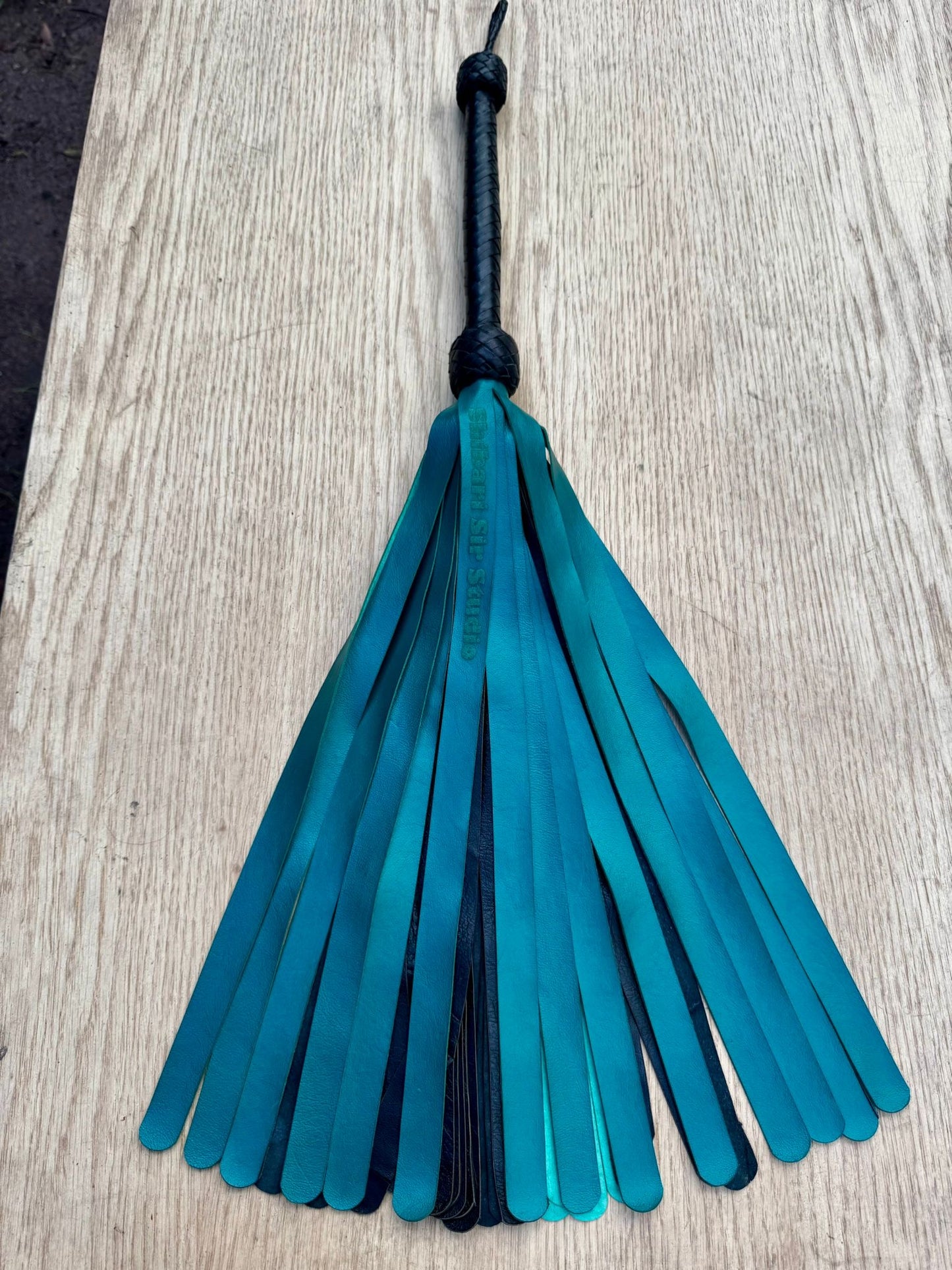 Standard teal flogger